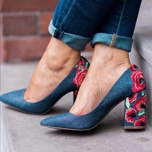 Jessica Simpson Embroidered Block Heels 6.5